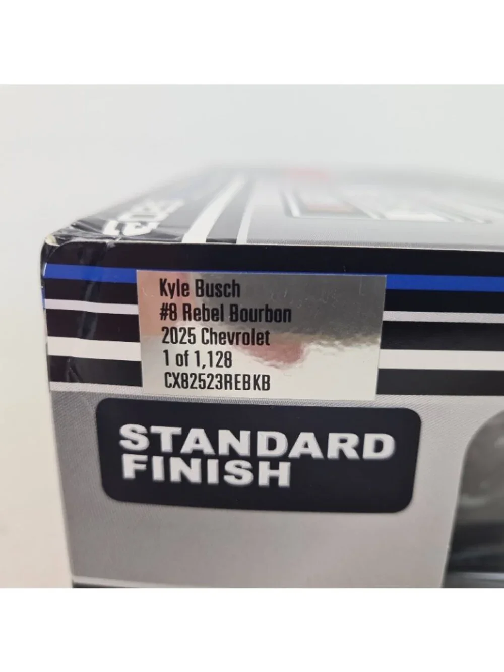 Lionel Racing 1:24 Diecast Cup Se 2025 Camaro Rebel Bourbon #8 Kyle Busch E14